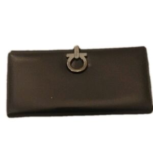 Authentic Salvatore Ferragamo Black Wallet Women Silver Tone Hardware Designer